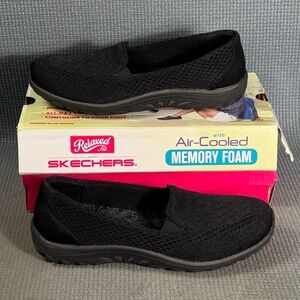 Skechers Women's Relaxed Fit Reggae Fest Willows Slip-On Shoes Black Size 6